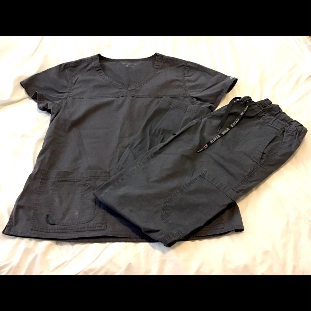 Med couture scrubs med tops small reg pant